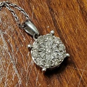 1ct. Diamond earrings and pendant